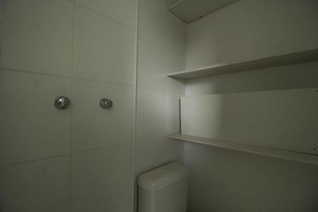 Apartamento para alugar com 131m², 3 quartos e 2 vagas Apartamento para alugar com 131m², 3 quartos e 2 vagasBanheiro de serviço