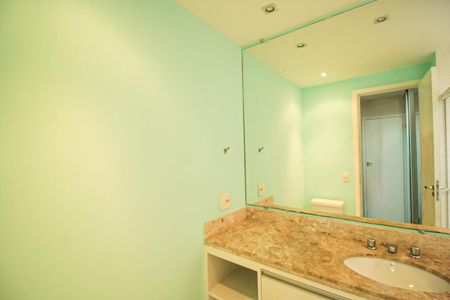 Apartamento para alugar com 131m², 3 quartos e 2 vagas Apartamento para alugar com 131m², 3 quartos e 2 vagasBanheiro da Suíte