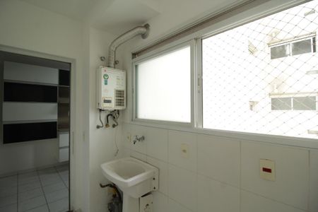 Apartamento para alugar com 131m², 3 quartos e 2 vagas Apartamento para alugar com 131m², 3 quartos e 2 vagasÁrea de Serviço