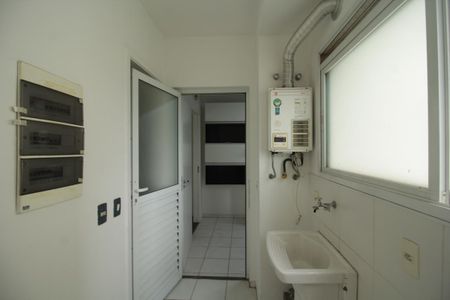 Apartamento para alugar com 131m², 3 quartos e 2 vagas Apartamento para alugar com 131m², 3 quartos e 2 vagasÁrea de Serviço