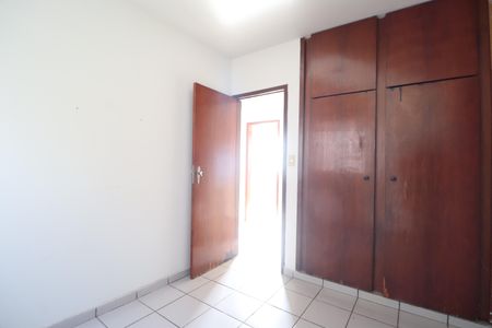 Quarto 2 de apartamento para alugar com 3 quartos, 85m² em Martins, Uberlândia