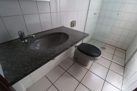 Banheiro Social de apartamento para alugar com 3 quartos, 85m² em Martins, Uberlândia