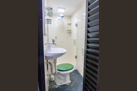 Apartamento para alugar com 100m², 2 quartos e 1 vaga Apartamento para alugar com 100m², 2 quartos e 1 vagaBanheiro de serviço