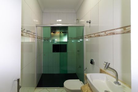 Banheiro 2 de casa para alugar com 3 quartos, 180m² em Parque Independencia, São Paulo