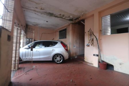 Garagem de casa para alugar com 6 quartos, 160m² em Vila Industrial, São Paulo