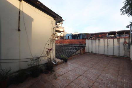 Varanda de casa para alugar com 6 quartos, 160m² em Vila Industrial, São Paulo