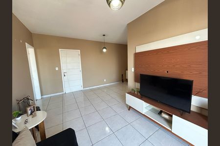 Apartamento para alugar com 75m², 2 quartos e 1 vagaSala