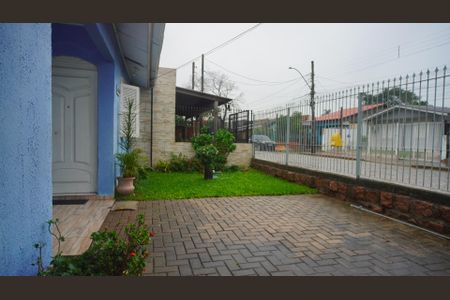 Quintal  de casa à venda com 4 quartos, 137m² em Santa Rosa de Lima, Porto Alegre
