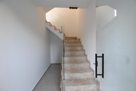 Corrdor/Escadas de casa de condomínio para alugar com 3 quartos, 155m² em Vista Alegre, Curitiba