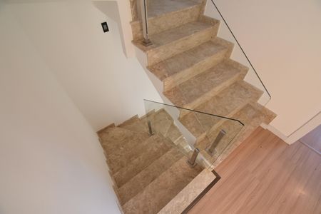 Casa de condomínio para alugar com 155m², 3 quartos e 2 vagasCorrdor/Escadas