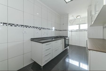 Cozinha de apartamento à venda com 2 quartos, 55m² em Chácara Santana, São Paulo