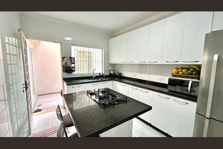 Cozinha de casa para alugar com 3 quartos, 170m² em Jardim Santa Mena, Guarulhos
