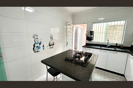 Cozinha de casa para alugar com 3 quartos, 170m² em Jardim Santa Mena, Guarulhos