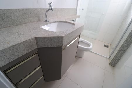 Apartamento para alugar com 145m², 3 quartos e 2 vagasBanheiro do Quarto 2
