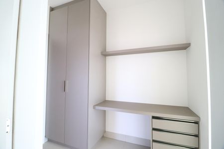 Apartamento para alugar com 145m², 3 quartos e 2 vagasCorredor - Armário