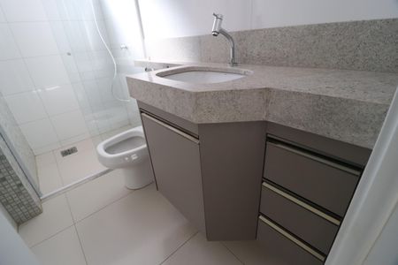 Apartamento para alugar com 145m², 3 quartos e 2 vagasBanheiro do Quarto 1