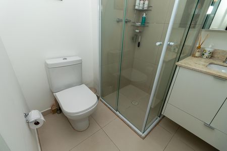 Banheiro da Suíte de apartamento à venda com 2 quartos, 68m² em Vila Ipojuca, São Paulo