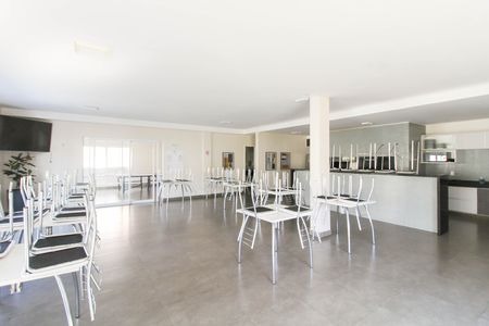 Apartamento para alugar com 45m², 2 quartos e 1 vaga Apartamento para alugar com 45m², 2 quartos e 1 vagaÁrea comum - Salão de festas