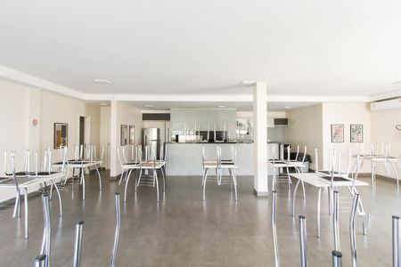 Apartamento para alugar com 45m², 2 quartos e 1 vaga Apartamento para alugar com 45m², 2 quartos e 1 vagaÁrea comum - Salão de festas