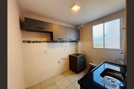 Cozinha de apartamento à venda com 2 quartos, 40m² em Chácara Estela, Barueri