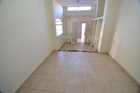 Casa à venda com 360m², 3 quartos e 3 vagasSala