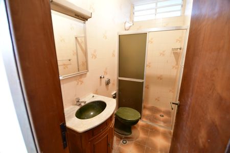 Casa à venda com 360m², 3 quartos e 3 vagasBanheiro social