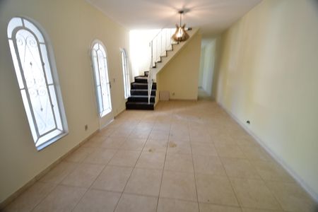 Casa à venda com 360m², 3 quartos e 3 vagasSala
