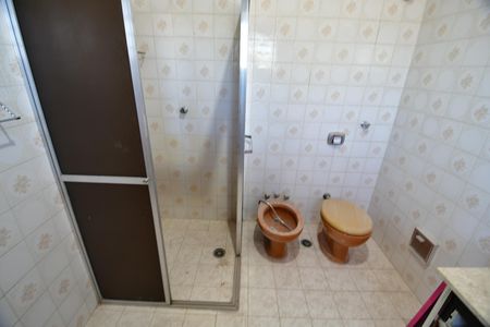 Casa à venda com 360m², 3 quartos e 3 vagasBanheiro da suíte