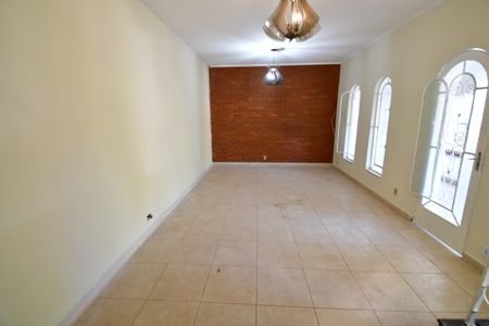 Casa à venda com 360m², 3 quartos e 3 vagasSala