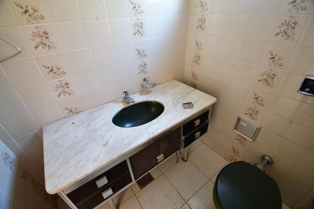 Casa à venda com 360m², 3 quartos e 3 vagasBanheiro de serviço