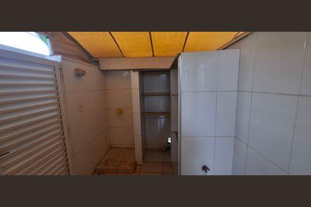 Área de Serviço de casa de condomínio para alugar com 3 quartos, 160m² em Residencial Jequitibá, Ribeirão Preto