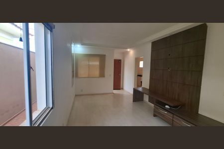 Sala de casa de condomínio para alugar com 3 quartos, 160m² em Residencial Jequitibá, Ribeirão Preto