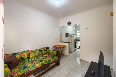 Sala de casa de condomínio para alugar com 1 quarto, 30m² em Vila Tupi, Praia Grande