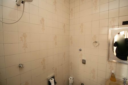 Banheiro de serviço de casa à venda com 3 quartos, 143m² em Vila Fidalgo, São Paulo