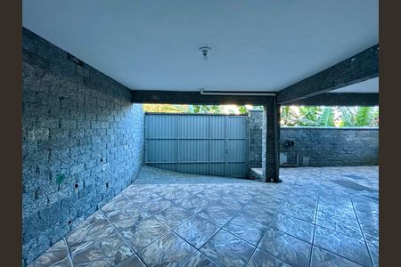 Garagem de casa para alugar com 3 quartos, 84m² em Saco dos Limões, Florianópolis