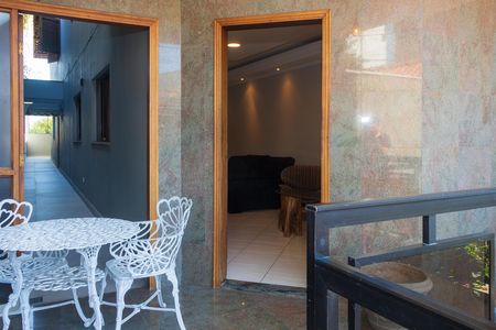 Entrada de casa para alugar com 4 quartos, 240m² em Vila do Castelo, São Paulo