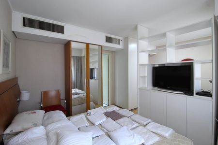 Quarto Suíte de apartamento para alugar com 1 quarto, 26m² em Indianópolis, São Paulo