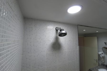 Banheiro da Suíte de apartamento para alugar com 1 quarto, 26m² em Indianópolis, São Paulo