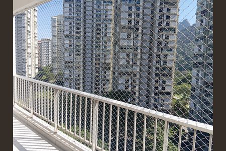 Apartamento para alugar com 90m², 2 quartos e 1 vagaVaranda