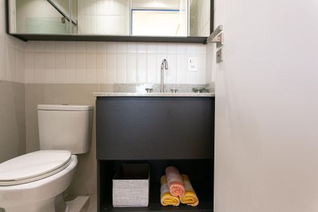 Banheiro de apartamento à venda com 1 quarto, 37m² em Vila Anglo Brasileira, São Paulo