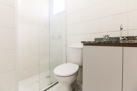 Banheiro Social de apartamento para alugar com 3 quartos, 68m² em Vila Fernandes, São Paulo