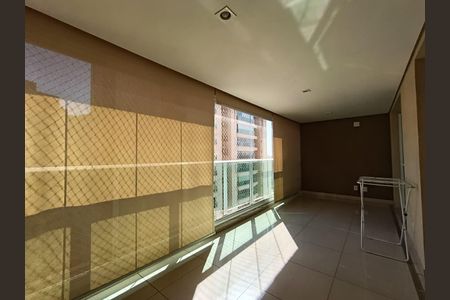 Apartamento para alugar com 108m², 4 quartos e 2 vagas Apartamento para alugar com 108m², 4 quartos e 2 vagasVaranda