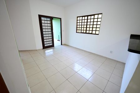 Casa para alugar com 3 quartos, 150m² em Jardim Eli Forte, Goiânia