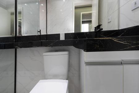 Banheiro  de apartamento para alugar com 2 quartos, 45m² em Vila Nova Carolina, São Paulo