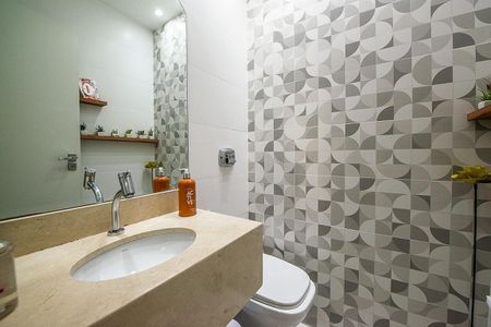 Casa para alugar com 230m², 4 quartos e 3 vagas Casa para alugar com 230m², 4 quartos e 3 vagasBanheiro