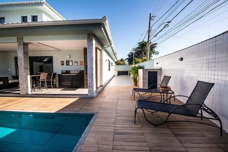 Casa para alugar com 230m², 4 quartos e 3 vagas Casa para alugar com 230m², 4 quartos e 3 vagasPiscina