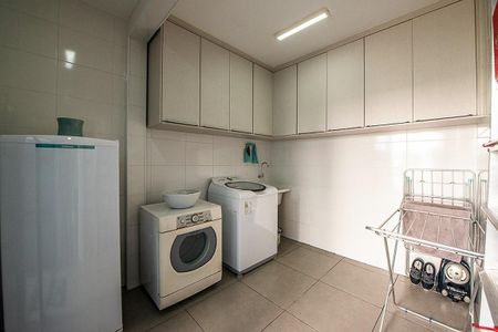 Casa para alugar com 230m², 4 quartos e 3 vagas Casa para alugar com 230m², 4 quartos e 3 vagasÁrea de Serviço