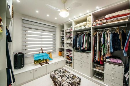 Casa para alugar com 230m², 4 quartos e 3 vagas Casa para alugar com 230m², 4 quartos e 3 vagasCloset