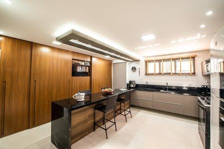 Cozinha de casa à venda com 4 quartos, 230m² em Camboinhas, Niterói