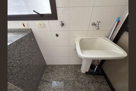 Área de Serviço de apartamento para alugar com 3 quartos, 180m² em Indianópolis, São Paulo